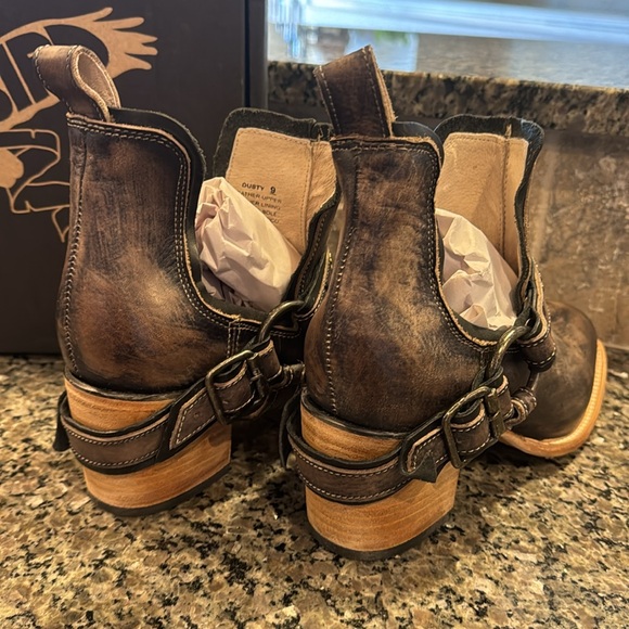 Freebird - Dusty - Picture 4 of 6